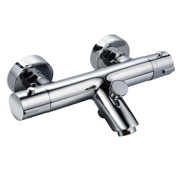 How does a thermostatic faucet achieve precise temperature control through the valve core?